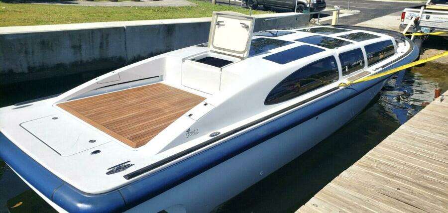 33ft Goetz Yacht For Sale
