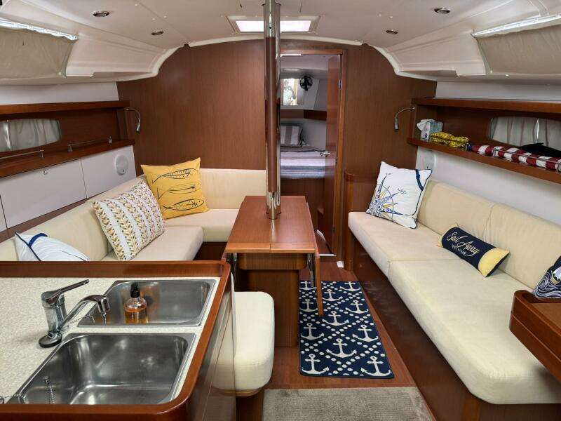 BEL CANTO 37ft Beneteau Yacht For Sale