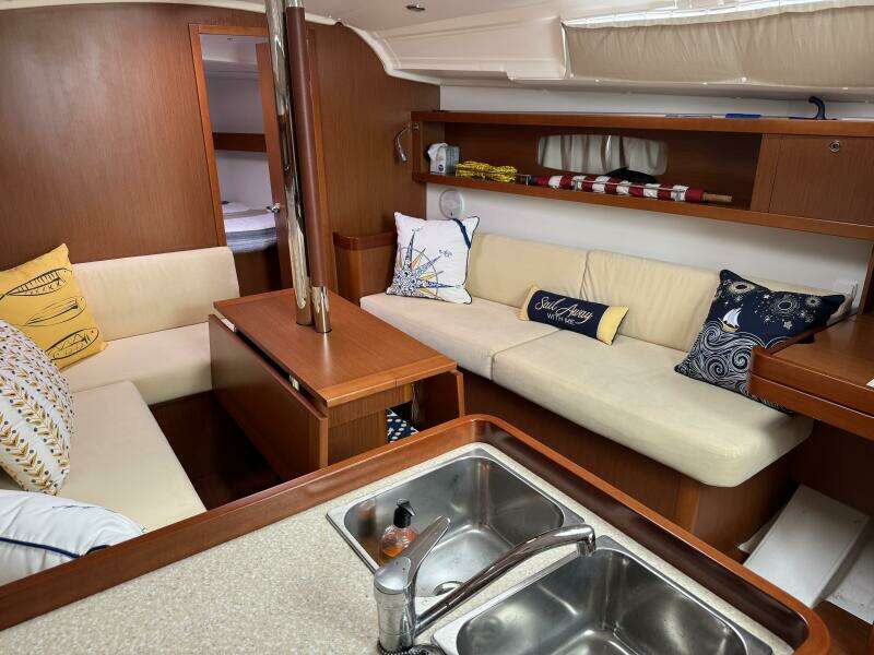 BEL CANTO 37ft Beneteau Yacht For Sale