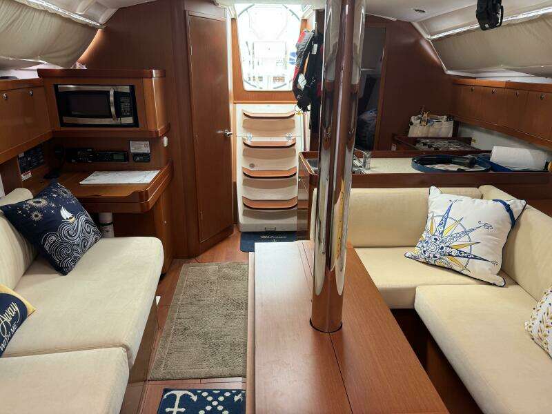 BEL CANTO 37ft Beneteau Yacht For Sale
