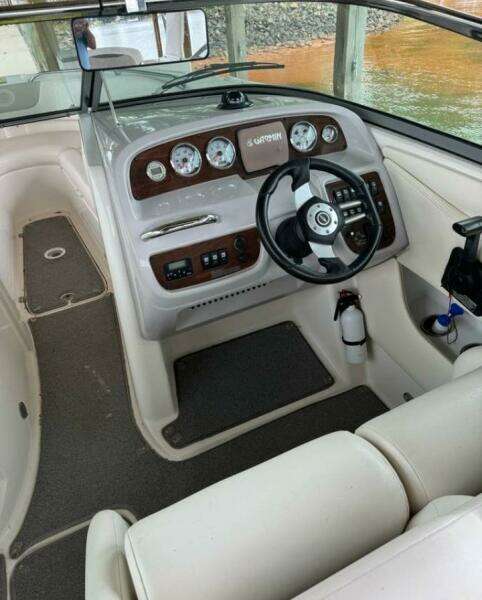 27ft Chaparral Yacht For Sale