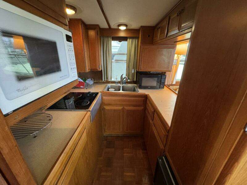 The Smithsunian 49ft DeFever Yacht For Sale