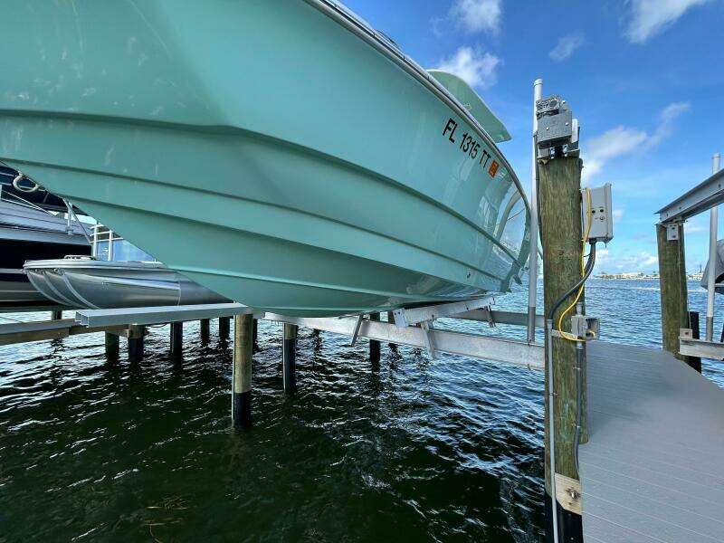 23ft NauticStar Yacht For Sale