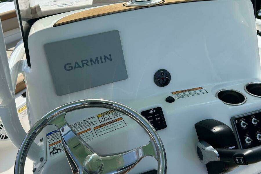 23ft NauticStar Yacht For Sale