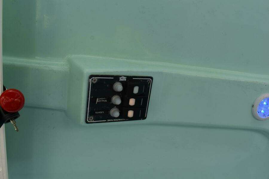 23ft NauticStar Yacht For Sale