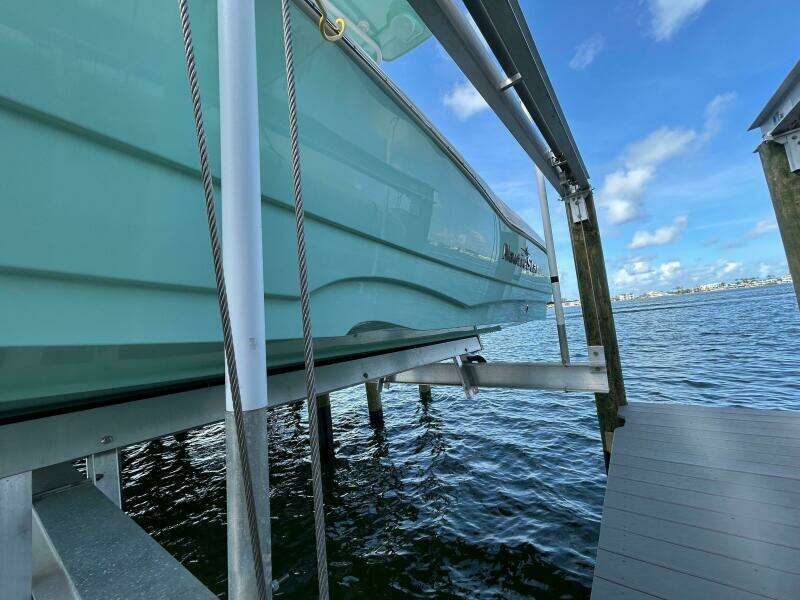 23ft NauticStar Yacht For Sale