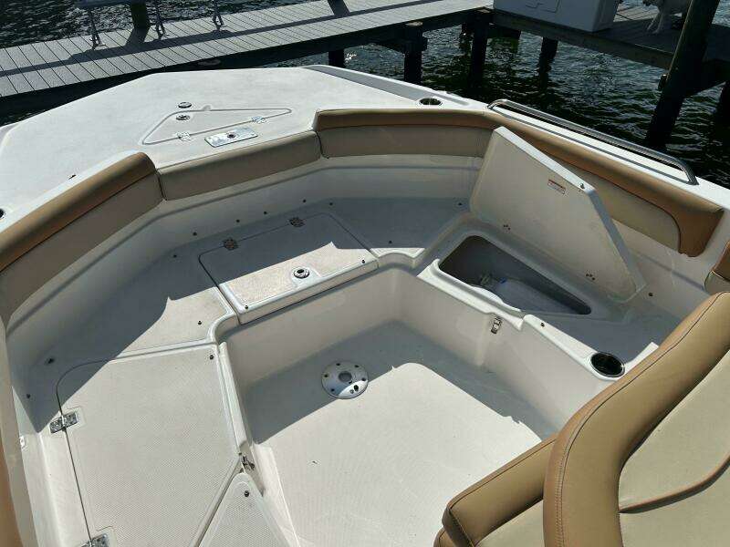 23ft NauticStar Yacht For Sale