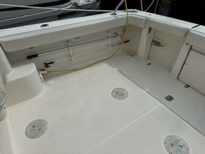 30ft Pursuit Yacht For Sale