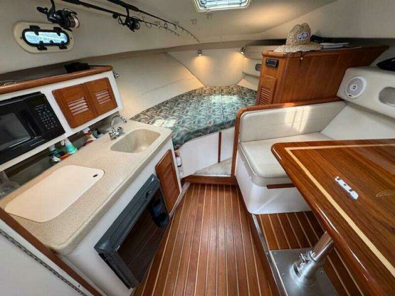 30ft Pursuit Yacht For Sale