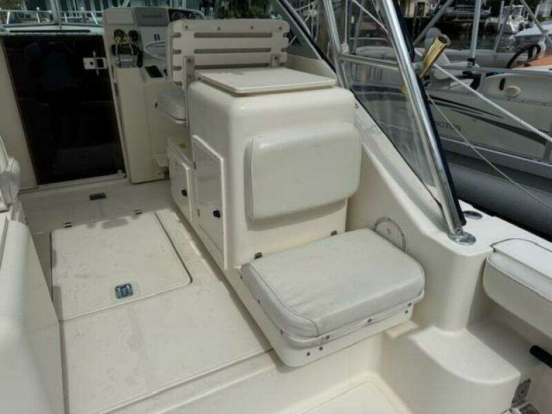 30ft Pursuit Yacht For Sale