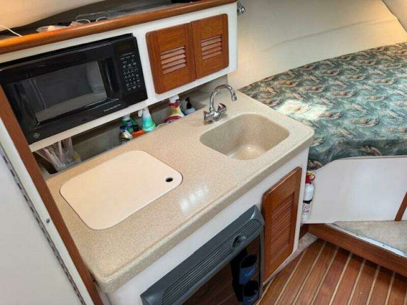 30ft Pursuit Yacht For Sale
