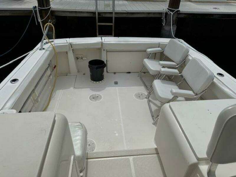 30ft Pursuit Yacht For Sale