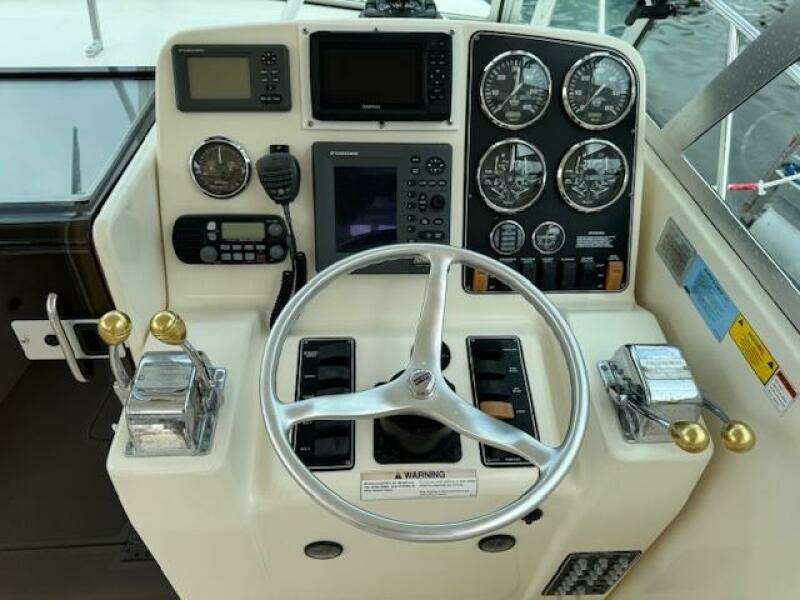 30ft Pursuit Yacht For Sale