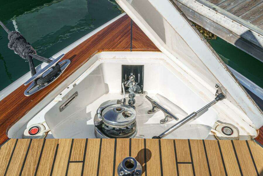 MAS PESOS 37ft Intrepid Yacht For Sale