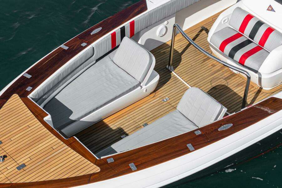 MAS PESOS 37ft Intrepid Yacht For Sale