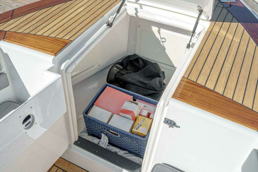 MAS PESOS 37ft Intrepid Yacht For Sale