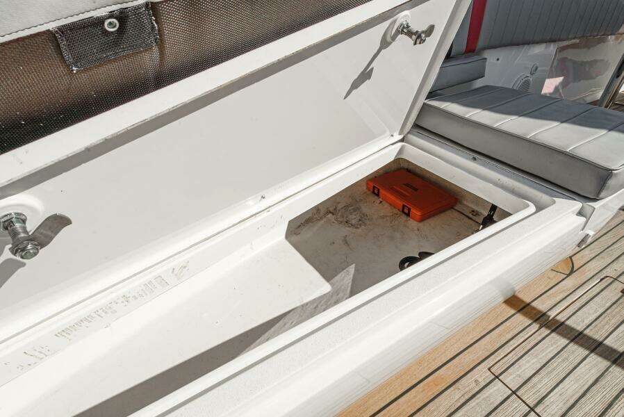 MAS PESOS 37ft Intrepid Yacht For Sale