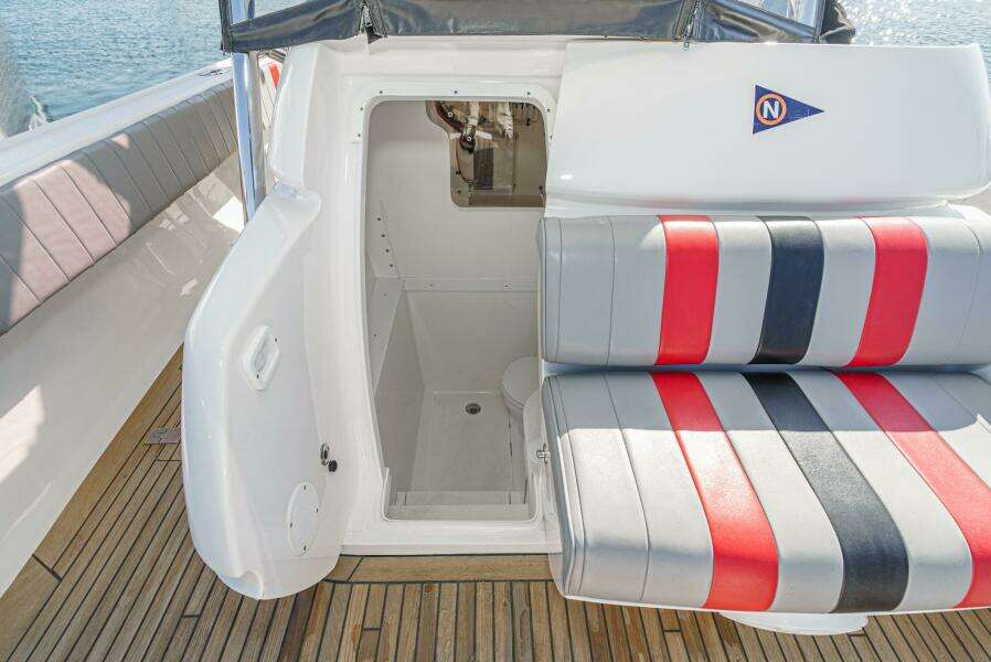 MAS PESOS 37ft Intrepid Yacht For Sale