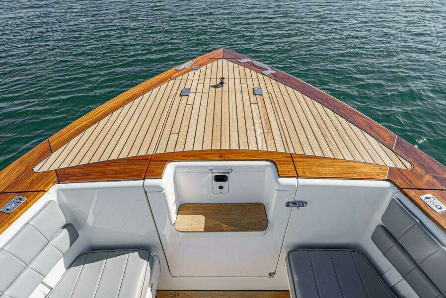 MAS PESOS 37ft Intrepid Yacht For Sale