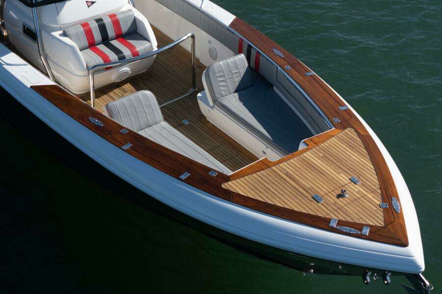 MAS PESOS 37ft Intrepid Yacht For Sale