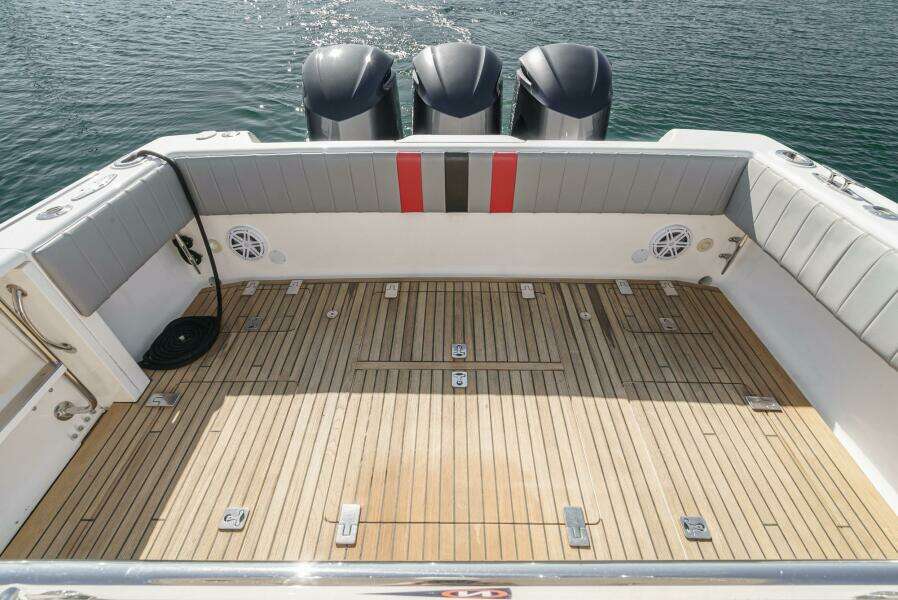 MAS PESOS 37ft Intrepid Yacht For Sale