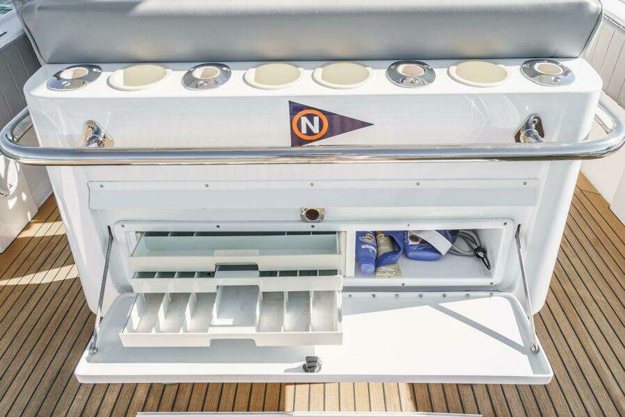 MAS PESOS 37ft Intrepid Yacht For Sale