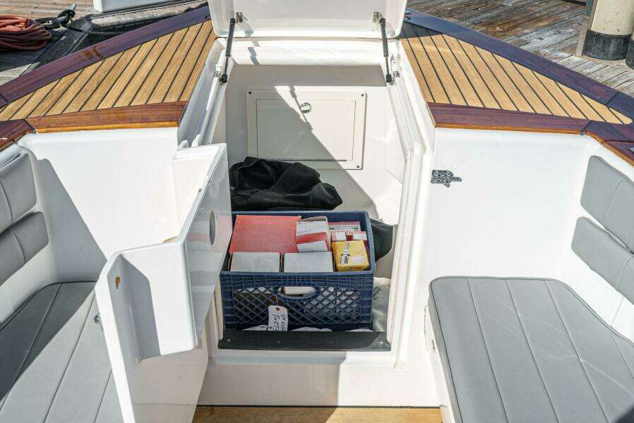 MAS PESOS 37ft Intrepid Yacht For Sale