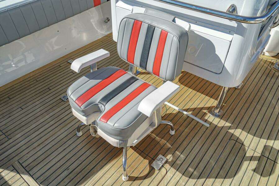 MAS PESOS 37ft Intrepid Yacht For Sale