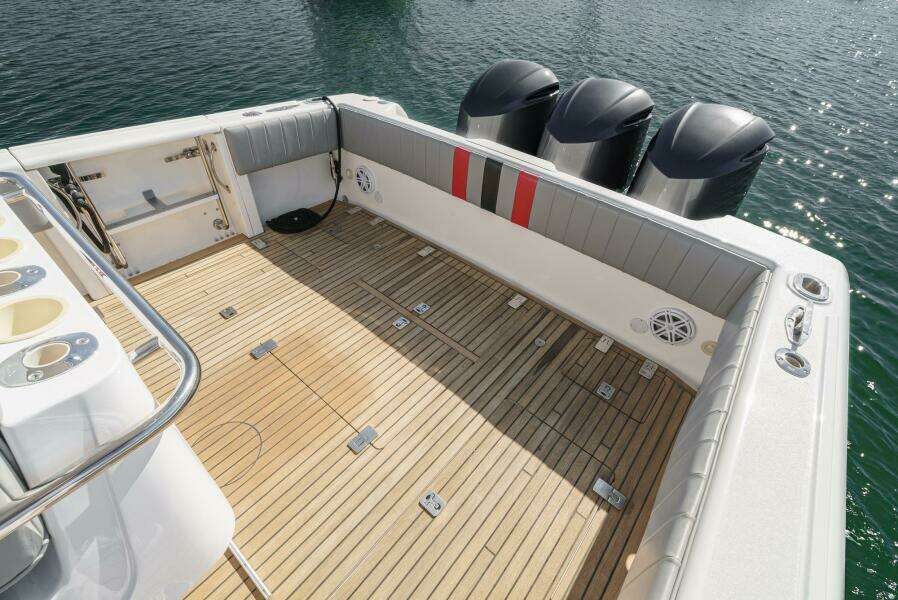 MAS PESOS 37ft Intrepid Yacht For Sale