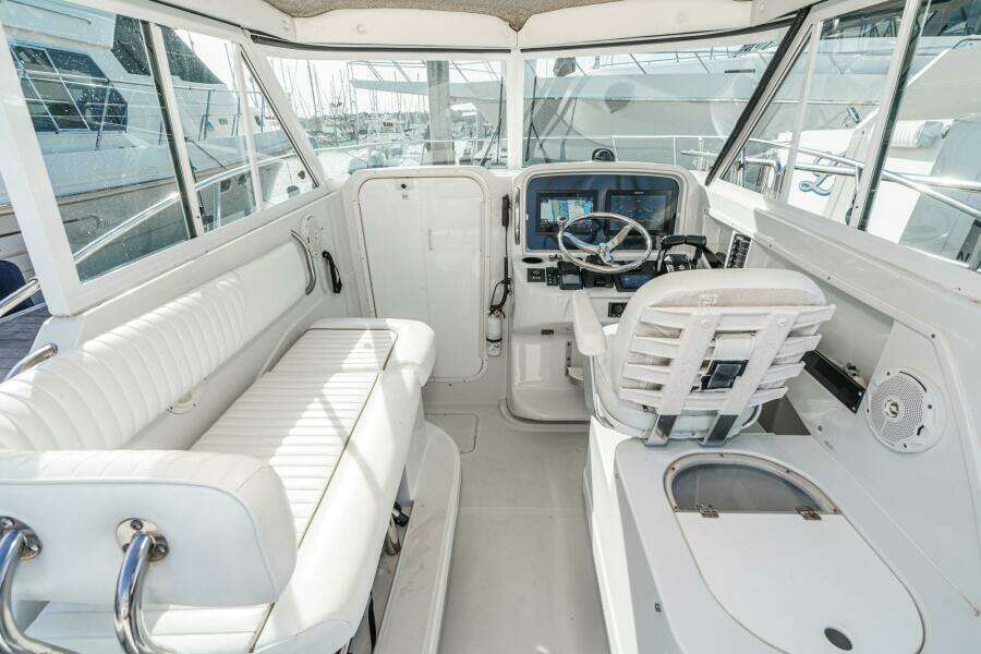 THIS CAT S FISHING 26ft Glacier Bay Yacht For Sale