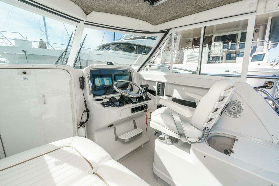 THIS CAT S FISHING 26ft Glacier Bay Yacht For Sale