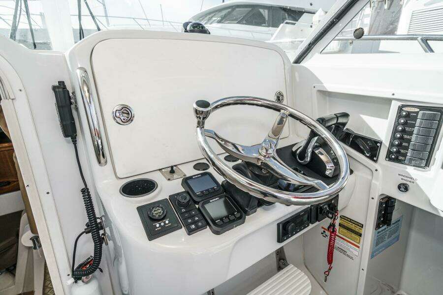 THIS CAT S FISHING 26ft Glacier Bay Yacht For Sale