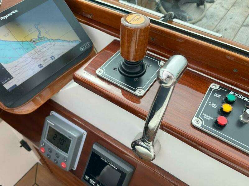 Whiskey Girl 29ft Hinckley Yacht For Sale