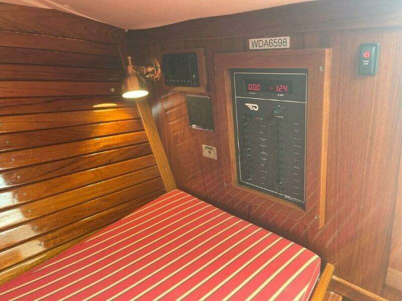 Whiskey Girl 29ft Hinckley Yacht For Sale