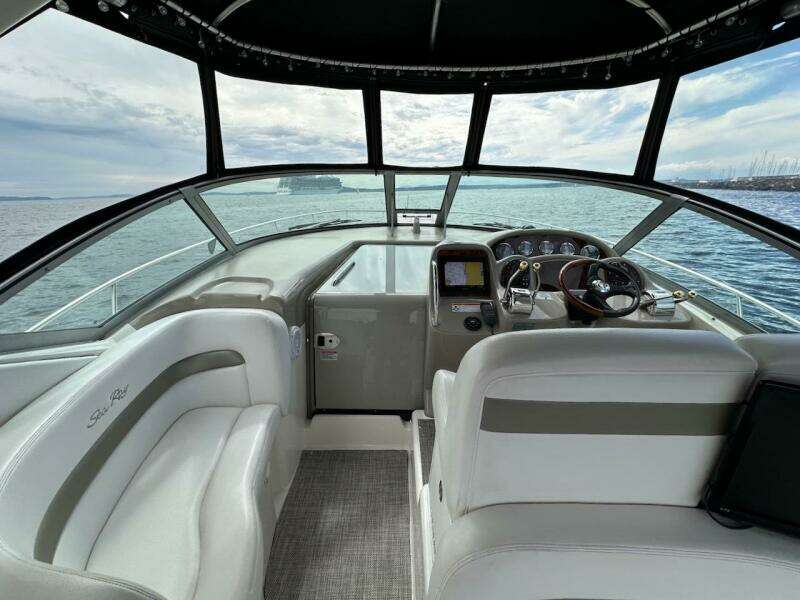 32ft Sea Ray Yacht For Sale