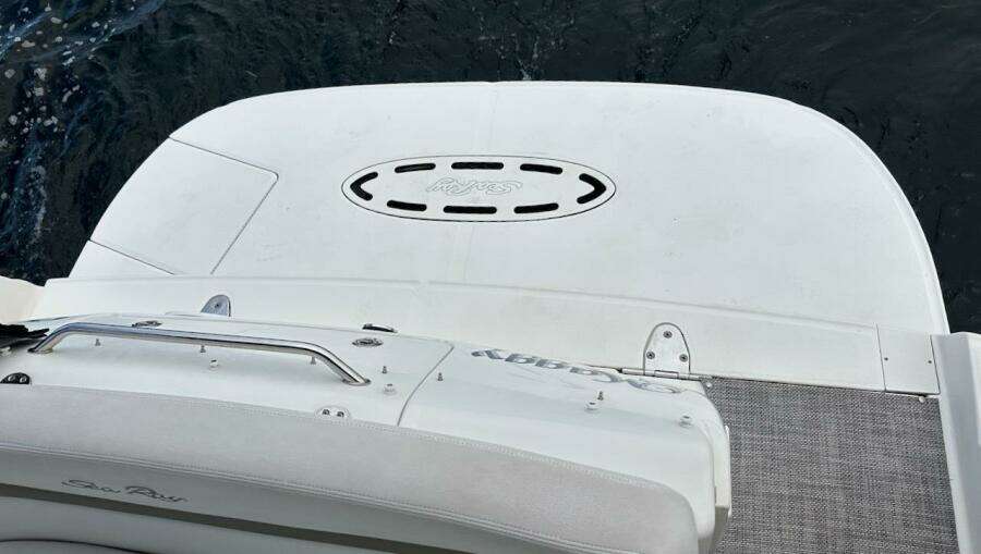 32ft Sea Ray Yacht For Sale