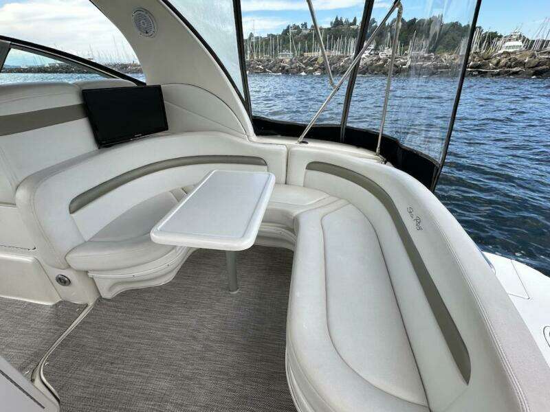 32ft Sea Ray Yacht For Sale