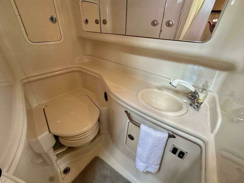 32ft Sea Ray Yacht For Sale