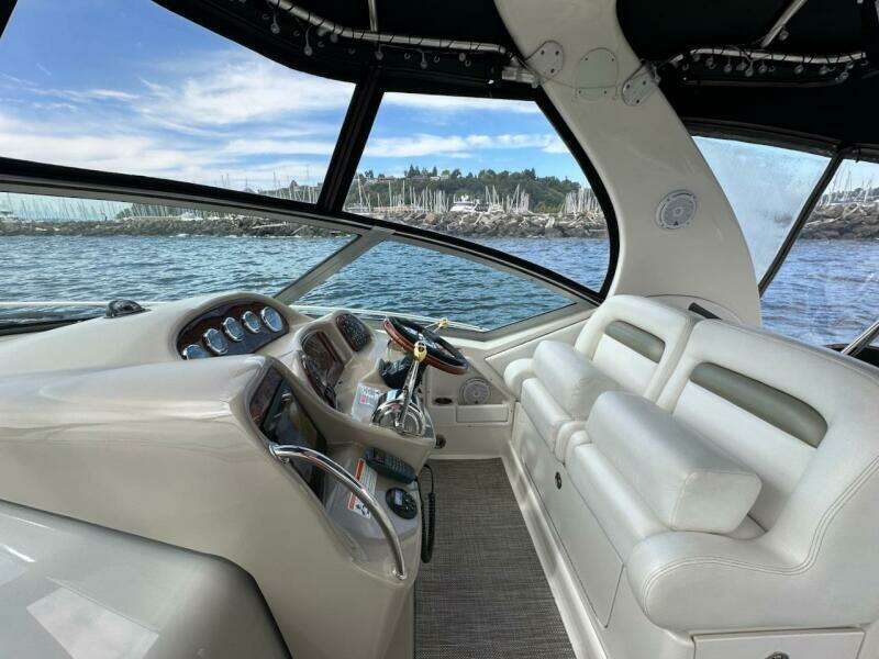 32ft Sea Ray Yacht For Sale