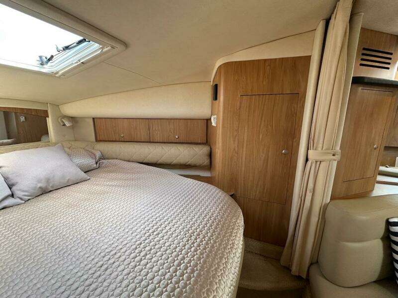 32ft Sea Ray Yacht For Sale