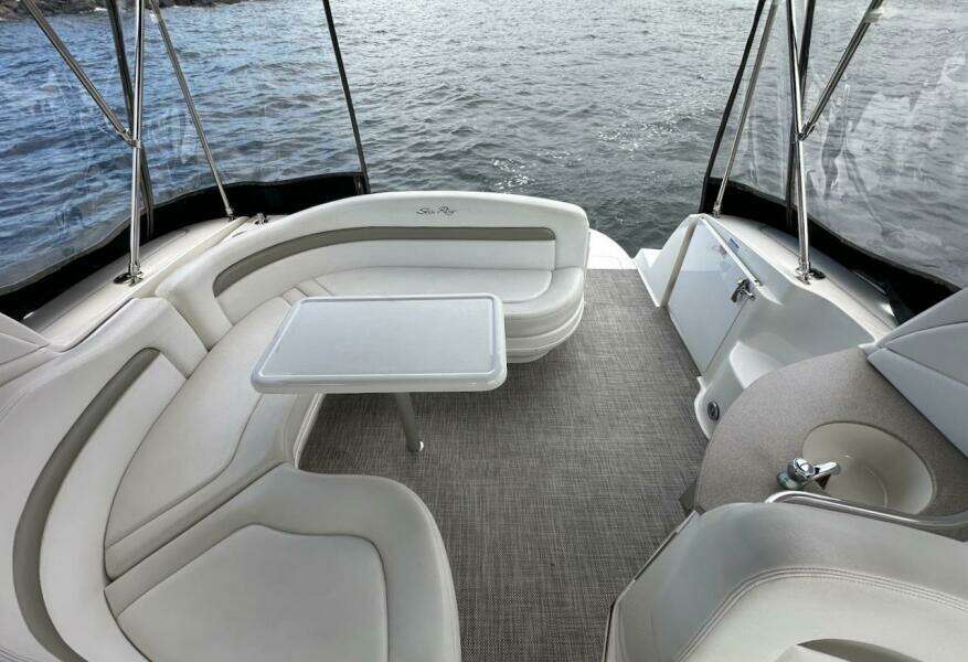 32ft Sea Ray Yacht For Sale