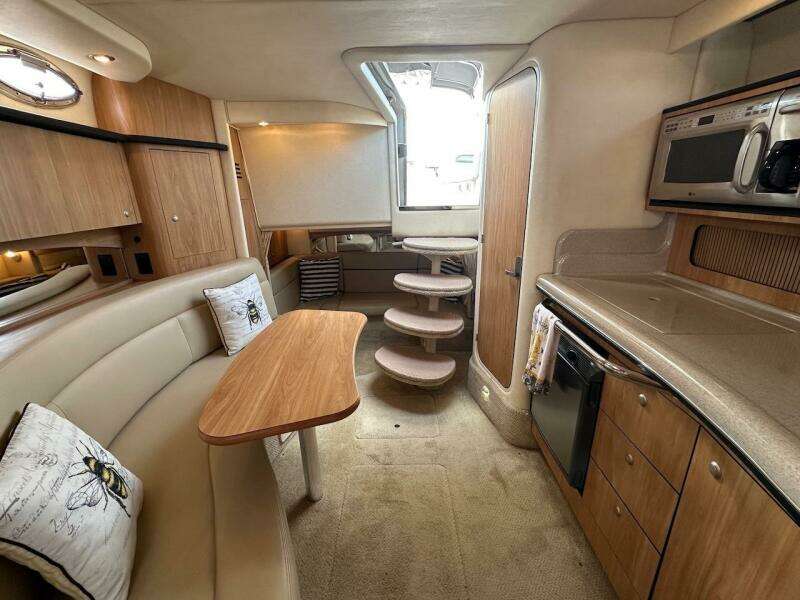 32ft Sea Ray Yacht For Sale