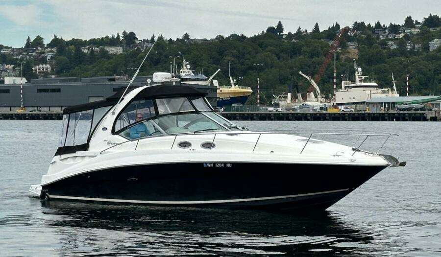 32ft Sea Ray Yacht For Sale