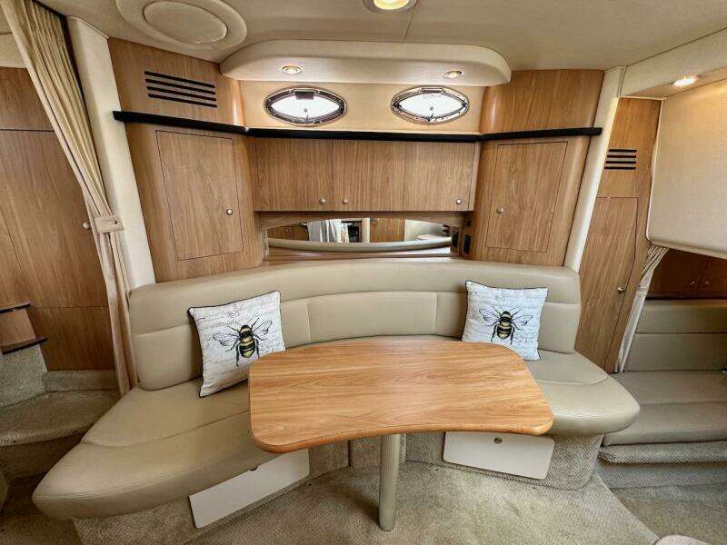 32ft Sea Ray Yacht For Sale