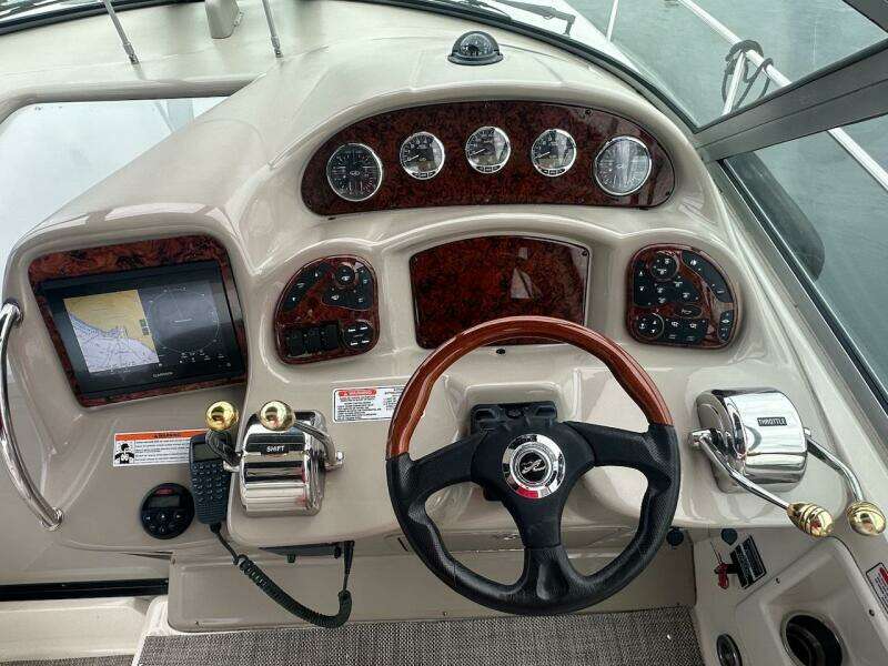 32ft Sea Ray Yacht For Sale