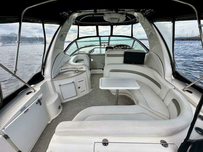 32ft Sea Ray Yacht For Sale