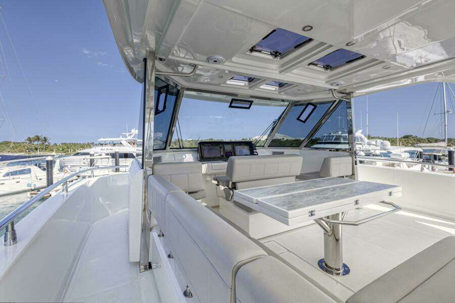 54ft Aquila Yacht For Sale