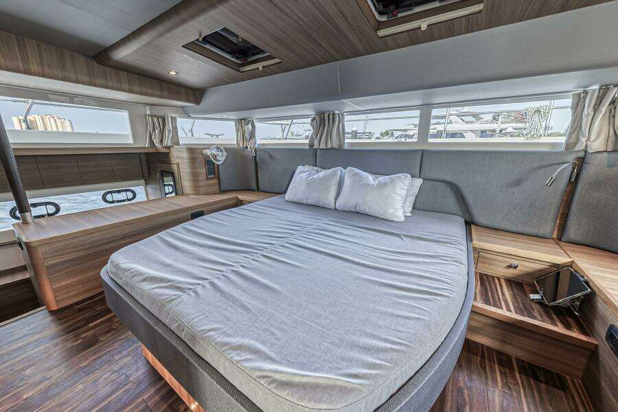 54ft Aquila Yacht For Sale