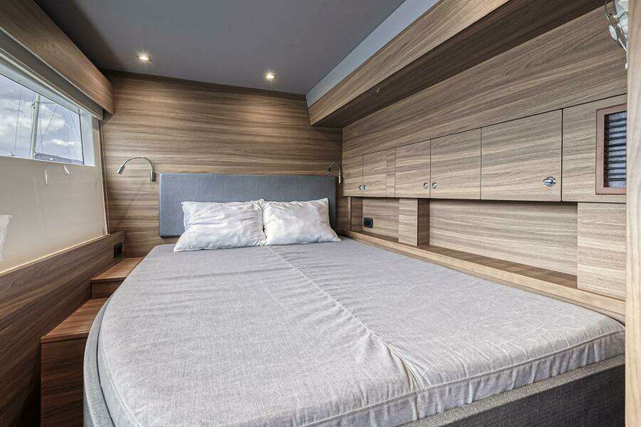 54ft Aquila Yacht For Sale