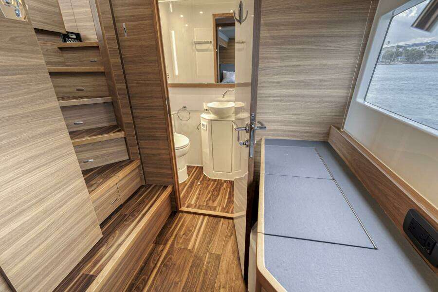 54ft Aquila Yacht For Sale